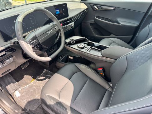 New 2025 Kia EV6 Wind image 14