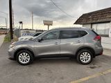 Used 2017 Nissan Rogue SV image 4