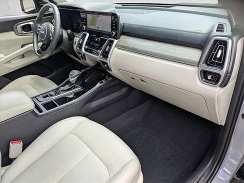 Used 2023 Kia Sorento EX w/ Panoramic Sunroof Package image 24