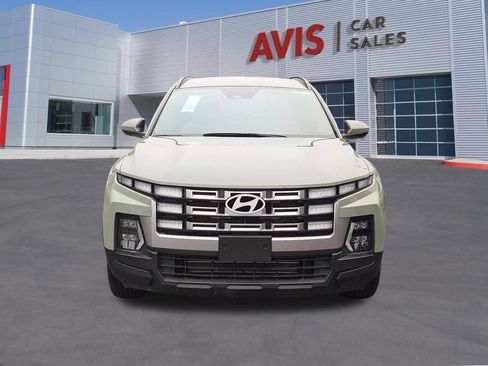 Used 2025 Hyundai Santa Cruz SEL FWD image 2