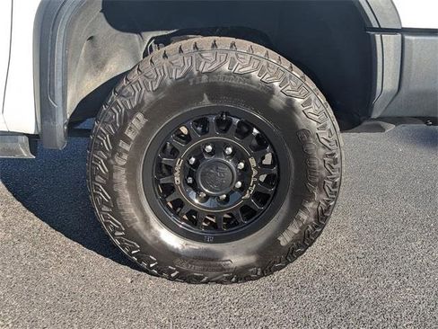 Used 2024 GMC Sierra 2500 AT4X w/ AT4X AEV Edition image 11