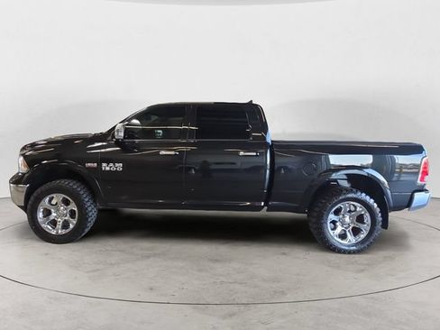 Used 2018 RAM 1500 Laramie w/ Convenience Group AWD/4WD image 8