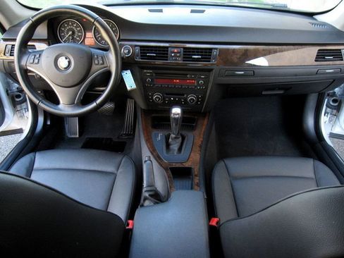 Used 2010 BMW 328i xDrive Coupe image 20