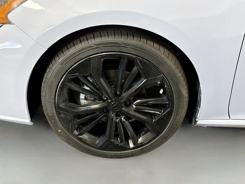 Used 2024 Nissan Altima 2.5 SR FWD image 38