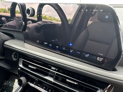 Certified 2024 Chevrolet Traverse LT w/ Trailering Package image 32