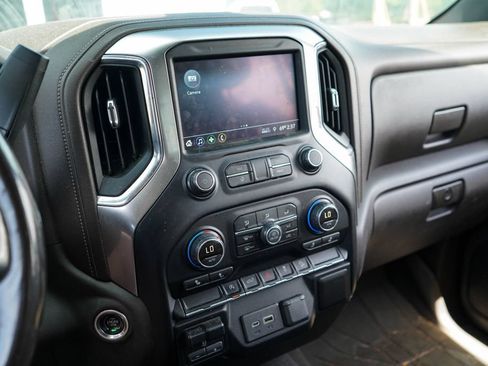 Used 2019 Chevrolet Silverado 1500 LT Trail Boss w/ Convenience Package AWD/4WD image 8
