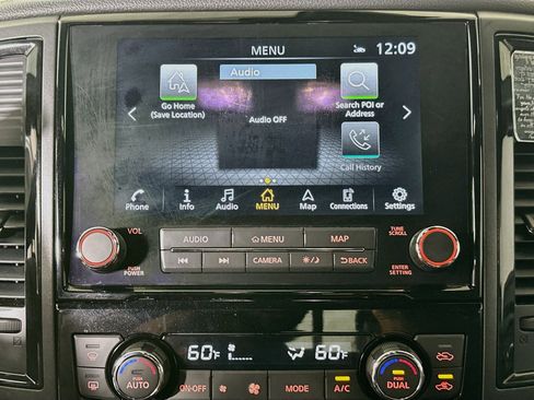 Used 2023 Nissan Titan PRO-4X w/ Pro-4x Convenience Package AWD/4WD image 24