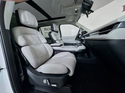 New 2025 Lincoln Navigator Reserve image 31