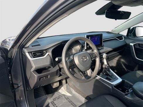 Used 2024 Toyota RAV4 LE image 9
