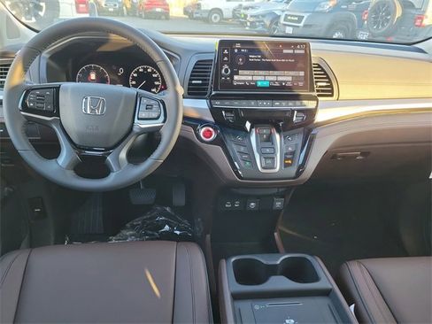 New 2026 Honda Odyssey Touring image 10