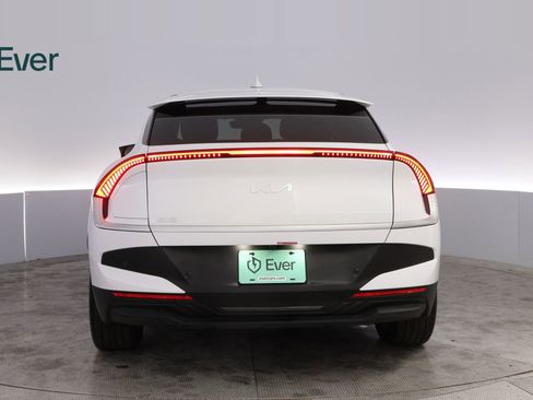 Used 2025 Kia EV6 Light RWD image 15