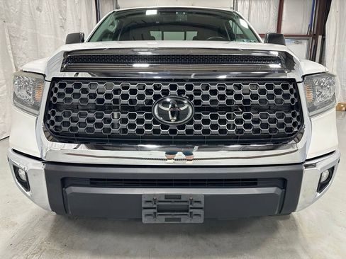 Used 2021 Toyota Tundra SR5 w/ Convenience Package AWD/4WD image 2