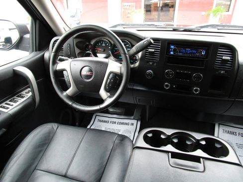 Used 2009 GMC Sierra 1500 SLE w/ Power Pack Plus AWD/4WD image 9
