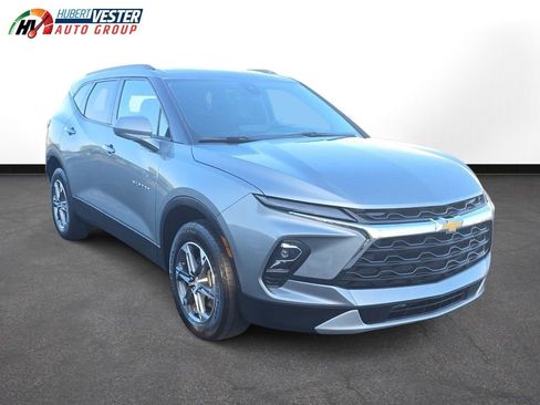 Used 2024 Chevrolet Blazer LT w/ Convenience Package FWD image 4