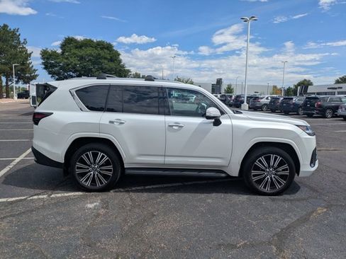 Used 2025 Lexus LX 600 4WD w/ Accessory Package (2T) image 4