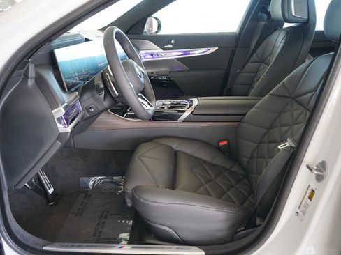 New 2026 BMW 740i w/ Premium Package image 9
