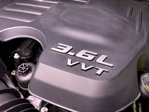 Used 2022 Dodge Challenger SXT image 29