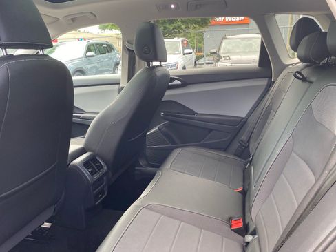 Certified 2023 Volkswagen Taos SE w/ Panoramic Sunroof Package FWD image 18