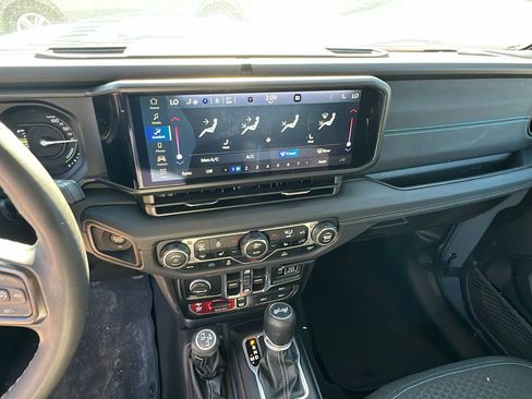 Used 2025 Jeep Wrangler Unlimited Rubicon 4xe w/ Convenience Group image 28