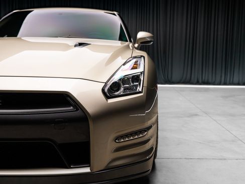 Used 2016 Nissan GT-R Premium AWD/4WD image 23