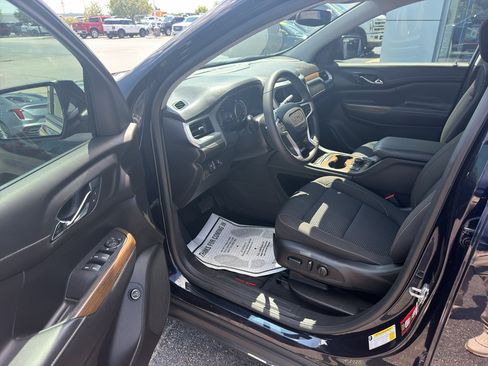 Used 2021 GMC Acadia SLE w/ Driver Convenience Package FWD image 10