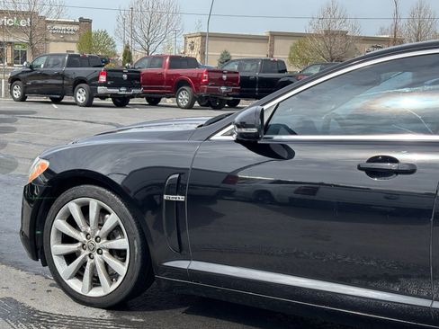 Used 2011 Jaguar XF Premium image 3