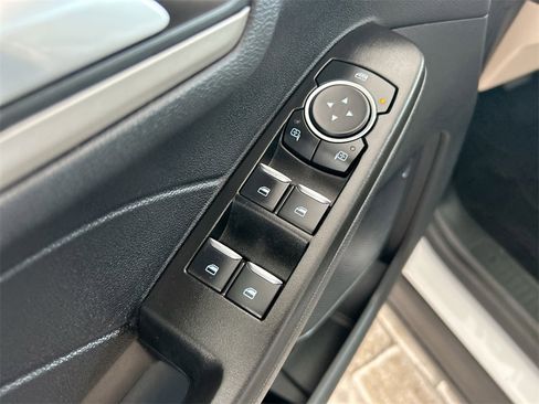 Used 2021 Ford Escape SEL image 11