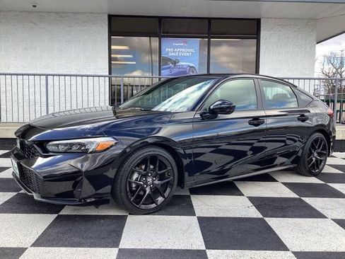 Used 2025 Honda Civic Sport image 2