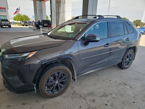 Used 2024 Toyota RAV4 SE w/ Convenience Package AWD/4WD image 1