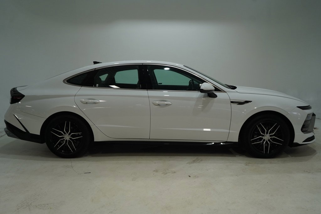 Used 2024 Hyundai Sonata SEL FWD image 8