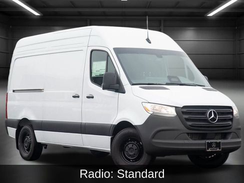 Used 2025 Mercedes-Benz Sprinter 2500 image 3
