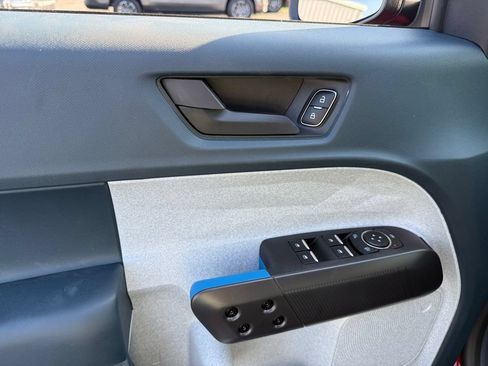 New 2026 Ford Maverick XLT w/ XLT Luxury Package FWD image 16