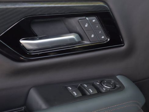 Used 2026 GMC Yukon AT4 AWD/4WD image 24