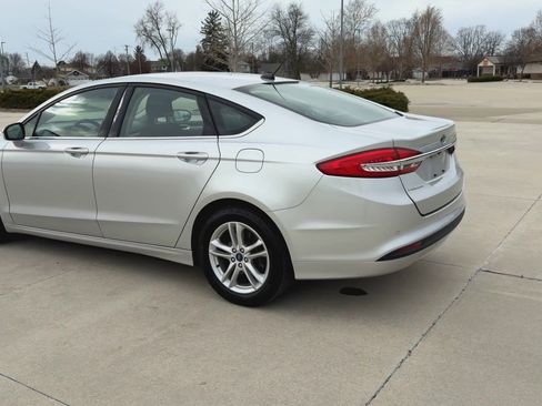 Used 2018 Ford Fusion SE image 6
