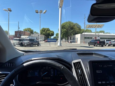 Used 2023 Ford Edge SEL AWD/4WD image 13