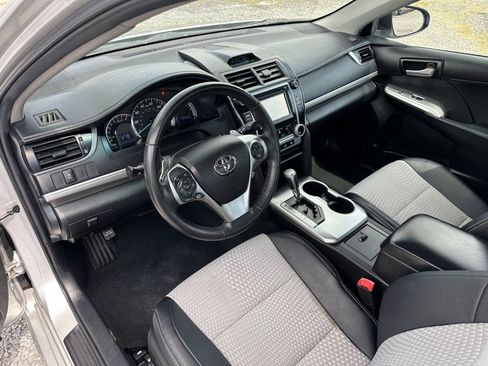 Used 2014 Toyota Camry SE image 9