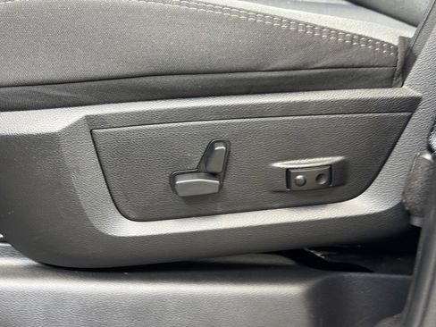 Used 2024 RAM 2500 Big Horn w/ Bed Utility Group image 11