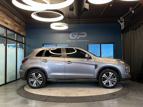 Used 2021 Mitsubishi Outlander Sport SE image 2