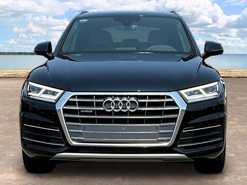 Used 2019 Audi Q5 2.0T Premium Plus w/ Premium Plus Package AWD/4WD image 2