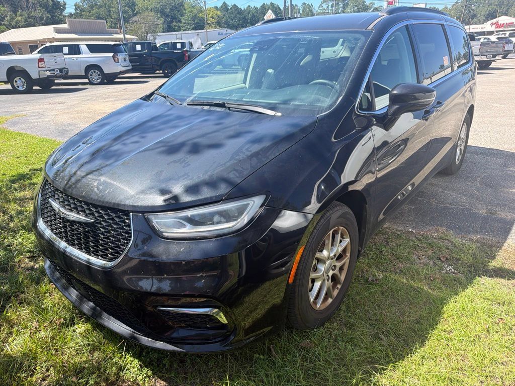 Used 2022 Chrysler Pacifica Touring-L FWD image 1
