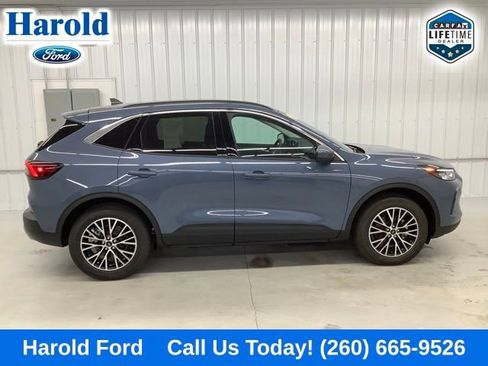Used 2024 Ford Escape SE image 7