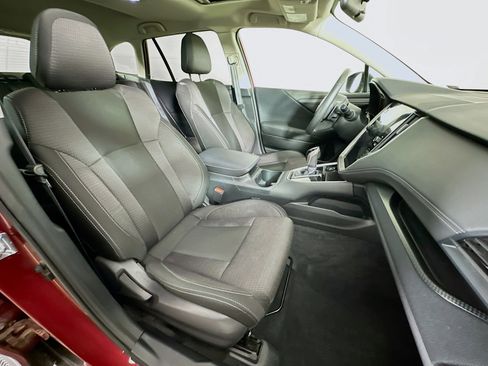 Used 2025 Subaru Outback Premium AWD/4WD image 32