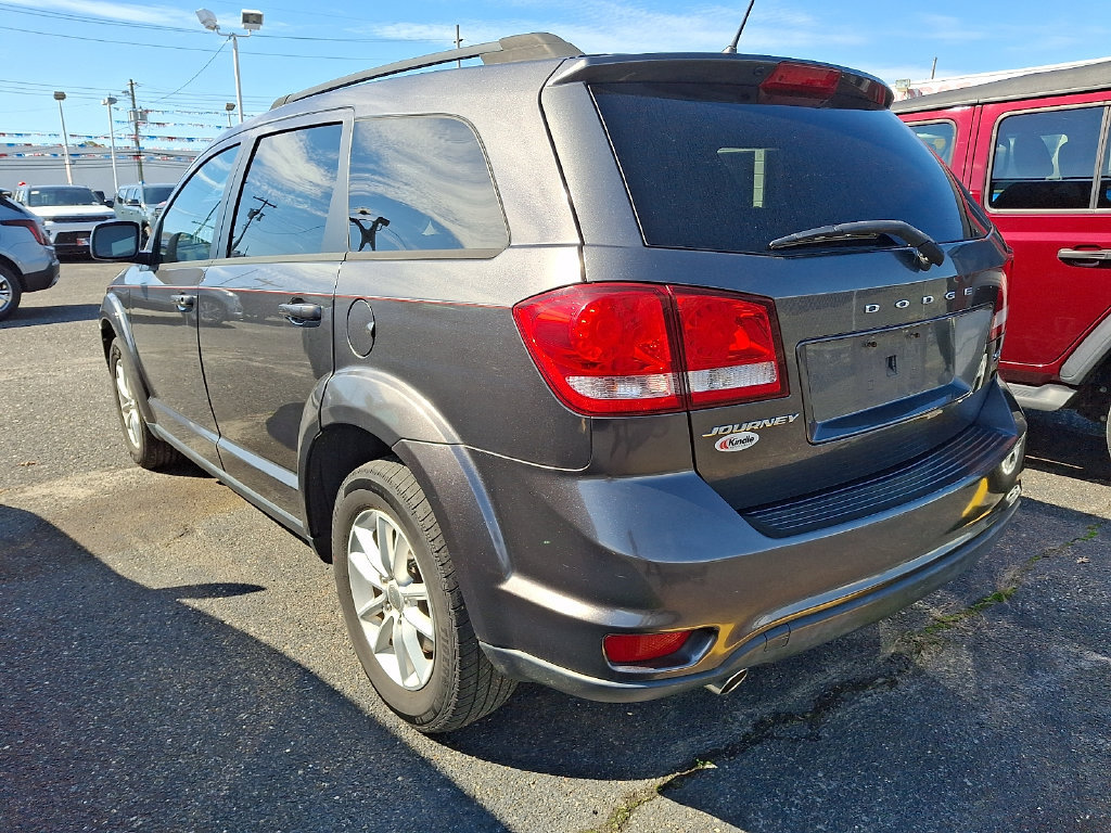 Used 2016 Dodge Journey SXT w/ Comfort/Convenience Group FWD image 6