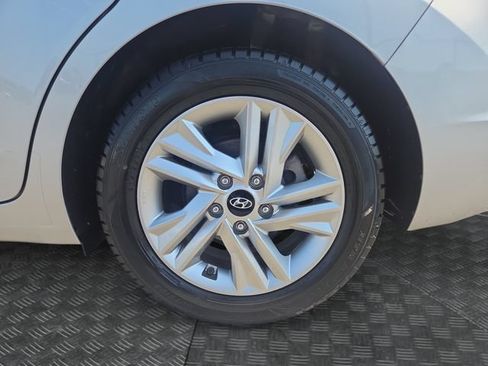 Used 2020 Hyundai Elantra SEL FWD image 33