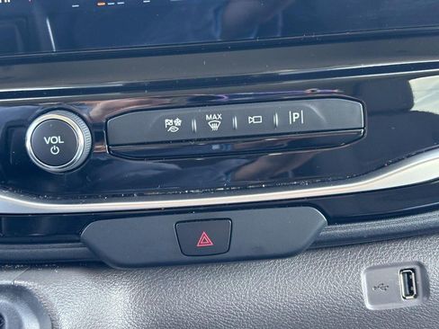 Used 2025 Ford Transit 350 XLT image 24