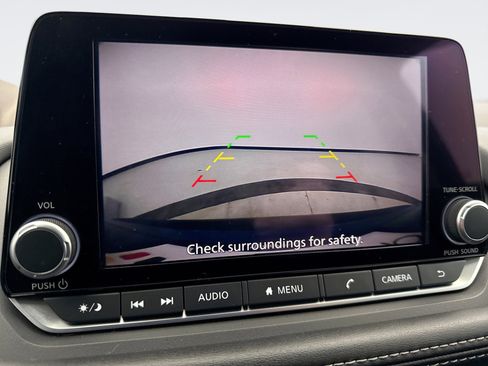 Used 2023 Nissan Rogue S image 15