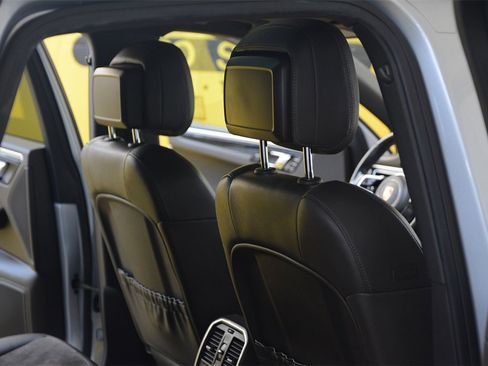 Used 2018 Porsche Macan image 32