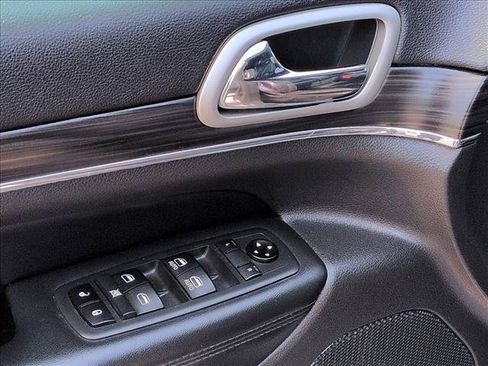 Used 2019 Jeep Grand Cherokee Limited RWD image 13