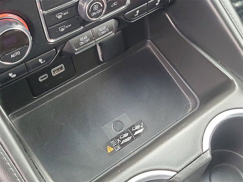 Used 2023 Chevrolet Suburban LT image 12