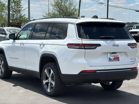 New 2026 Jeep Grand Cherokee L Limited w/ Luxury Tech Group II RWD image 7
